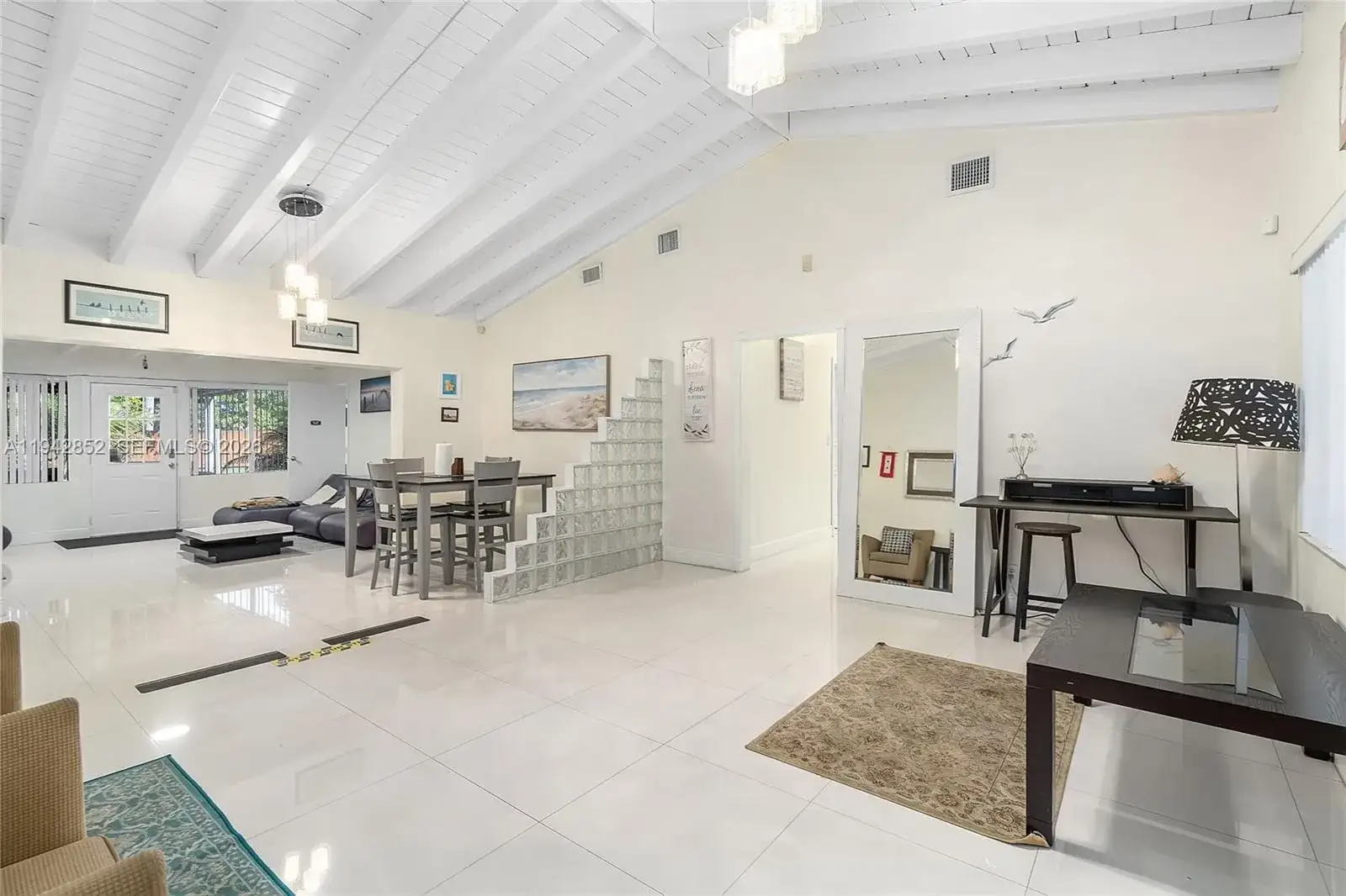 13521 NE 1st Ave, Miami FL 33161 photo 2