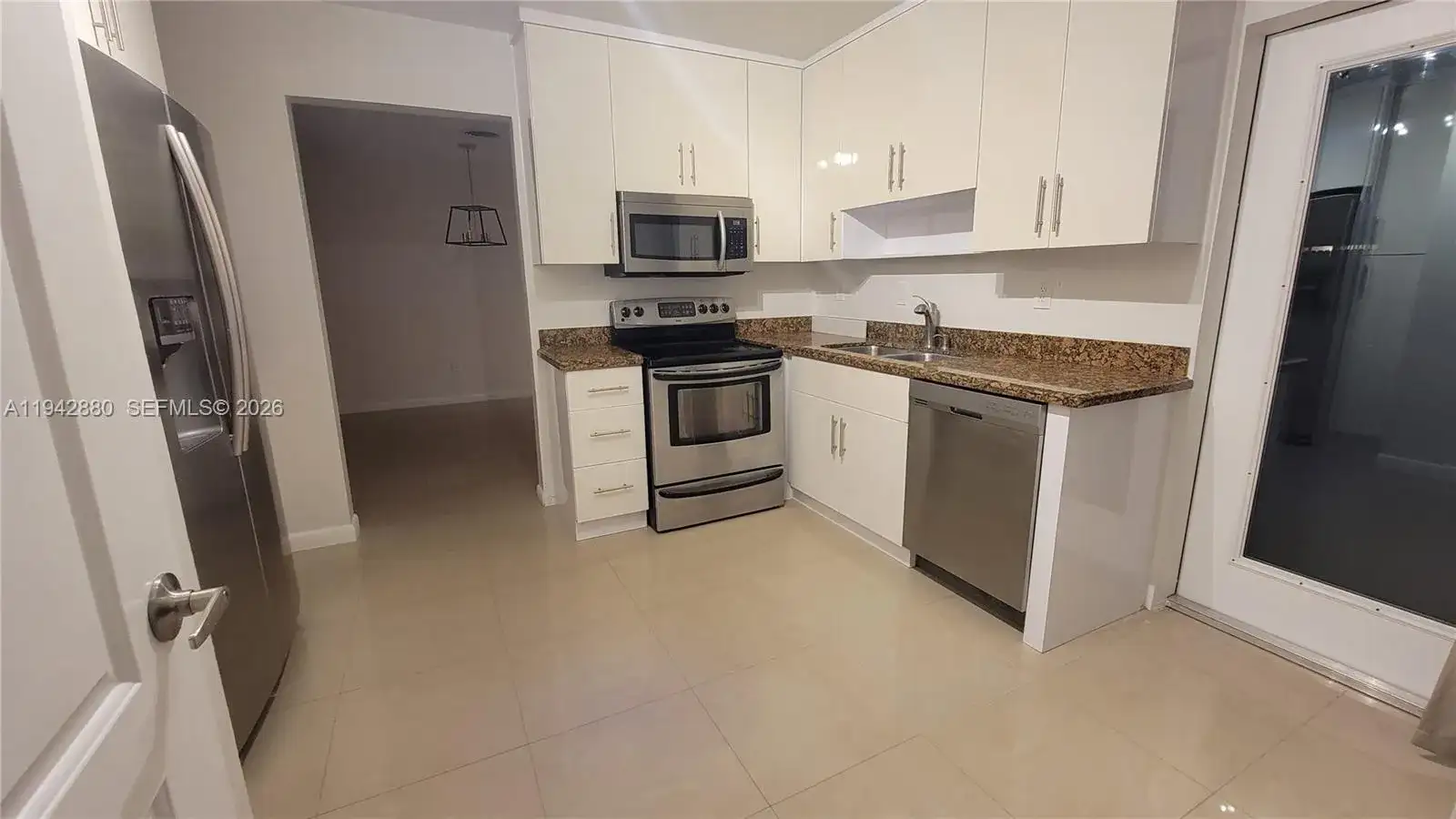 670 NE 179th Ter, Miami FL 33162 photo 2