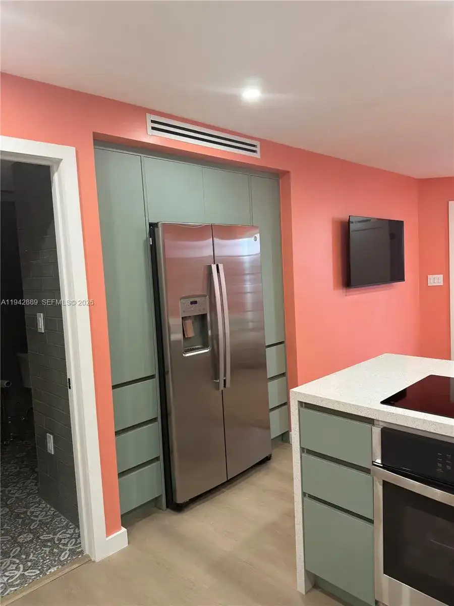2899 Collins Ave # 416, Miami Beach FL 33140 photo 3