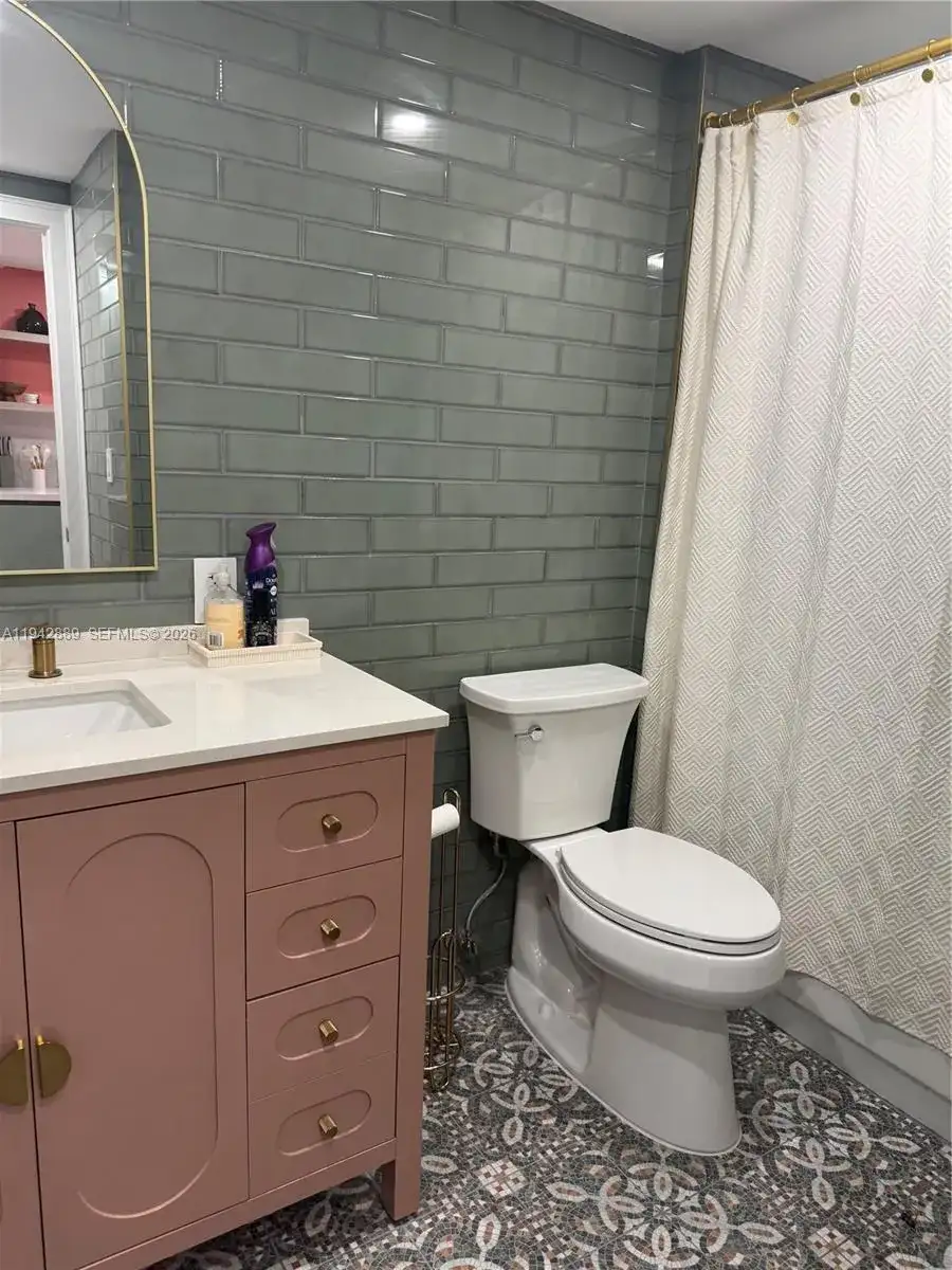 2899 Collins Ave # 416, Miami Beach FL 33140 photo 5