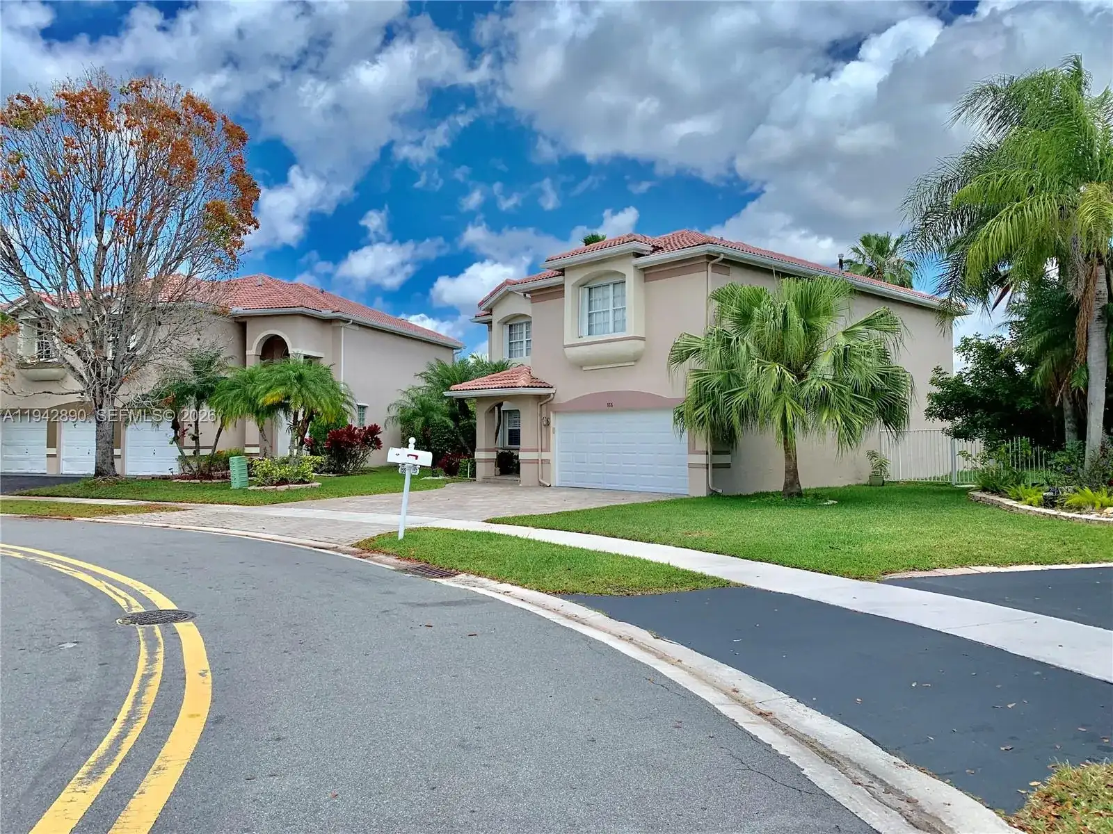 155 Granada Ave, Weston FL 33326 photo 2