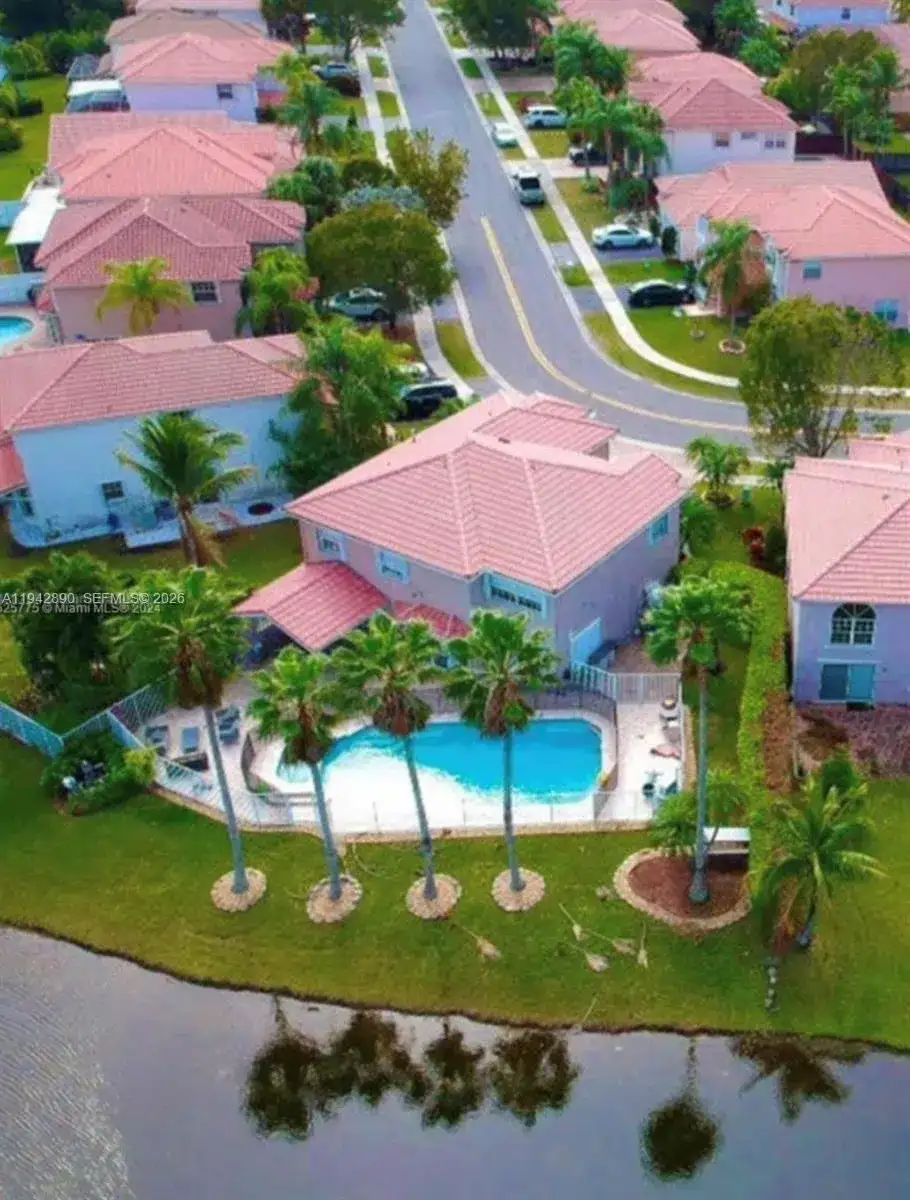 155 Granada Ave, Weston FL 33326 photo 3