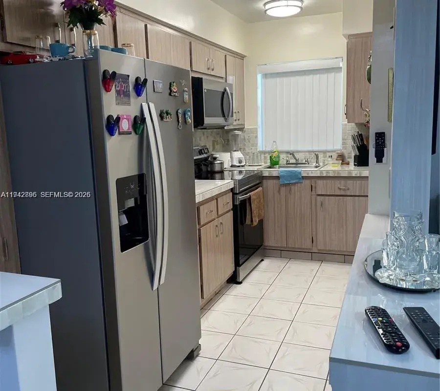 181 NE 14th Ave # 23B, Hallandale Beach FL 33009