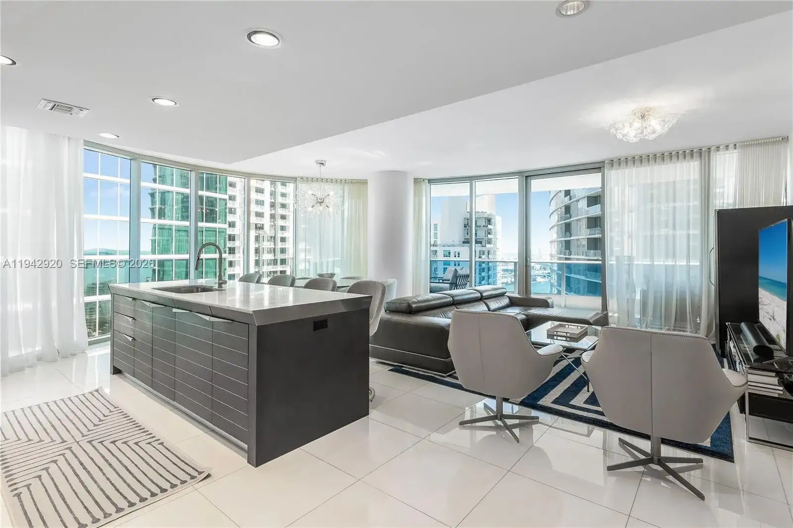 200 Biscayne Boulevard Way # 4101, Miami FL 33131 photo 2