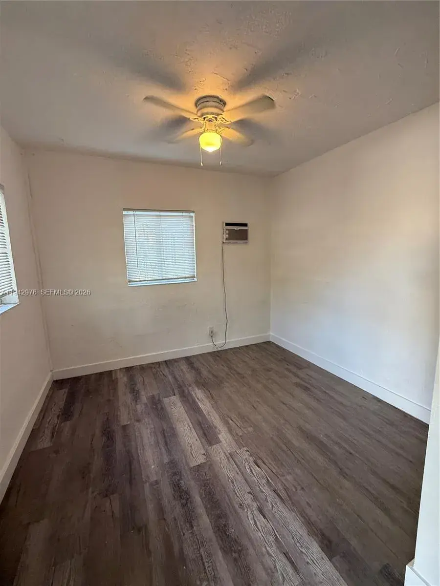 406 Foster Rd, Hallandale Beach FL 33009