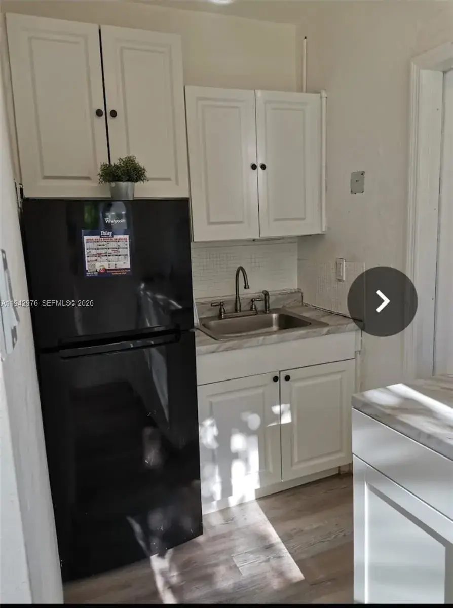 406 Foster Rd, Hallandale Beach FL 33009