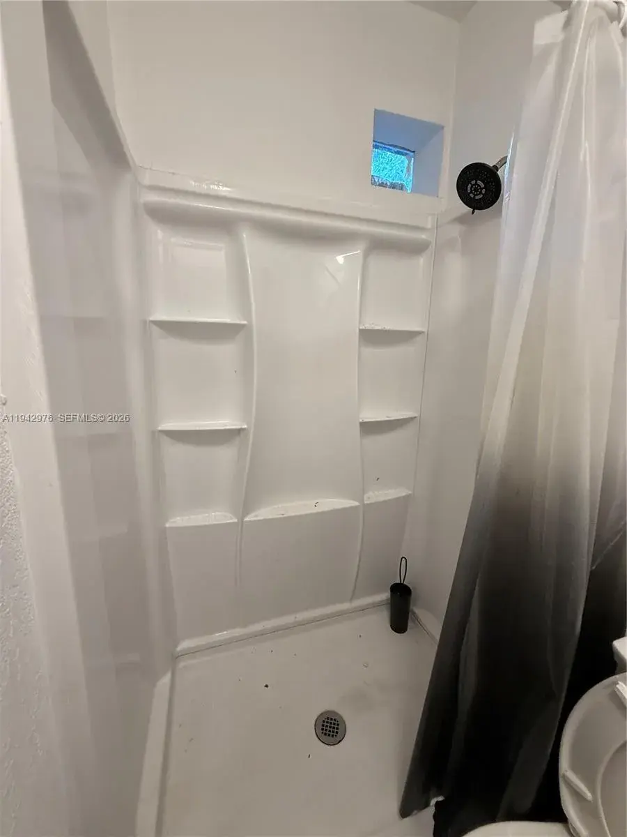 406 Foster Rd, Hallandale Beach FL 33009