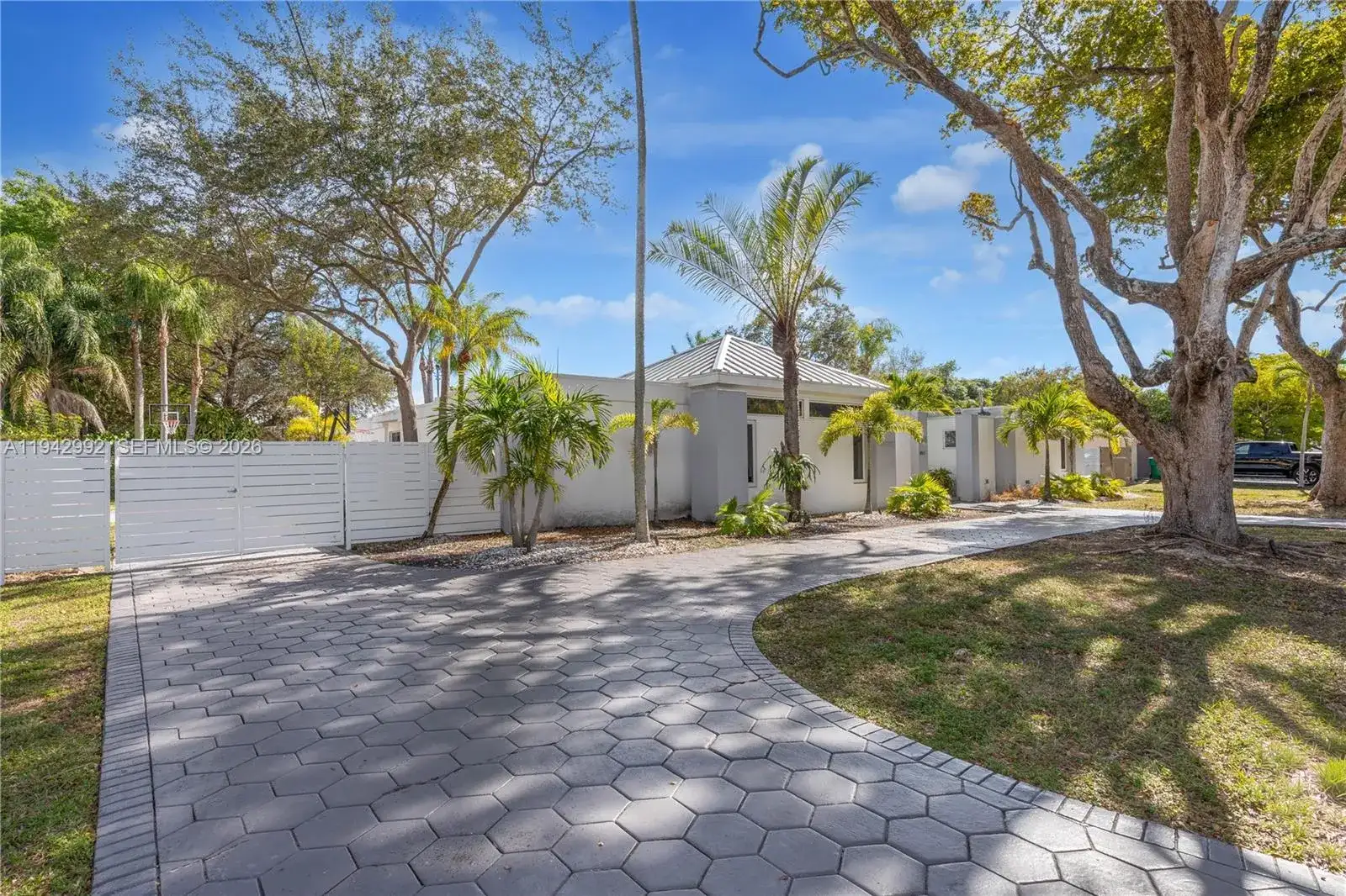 18555 SW 83rd Pl, Cutler Bay FL 33157 photo 5