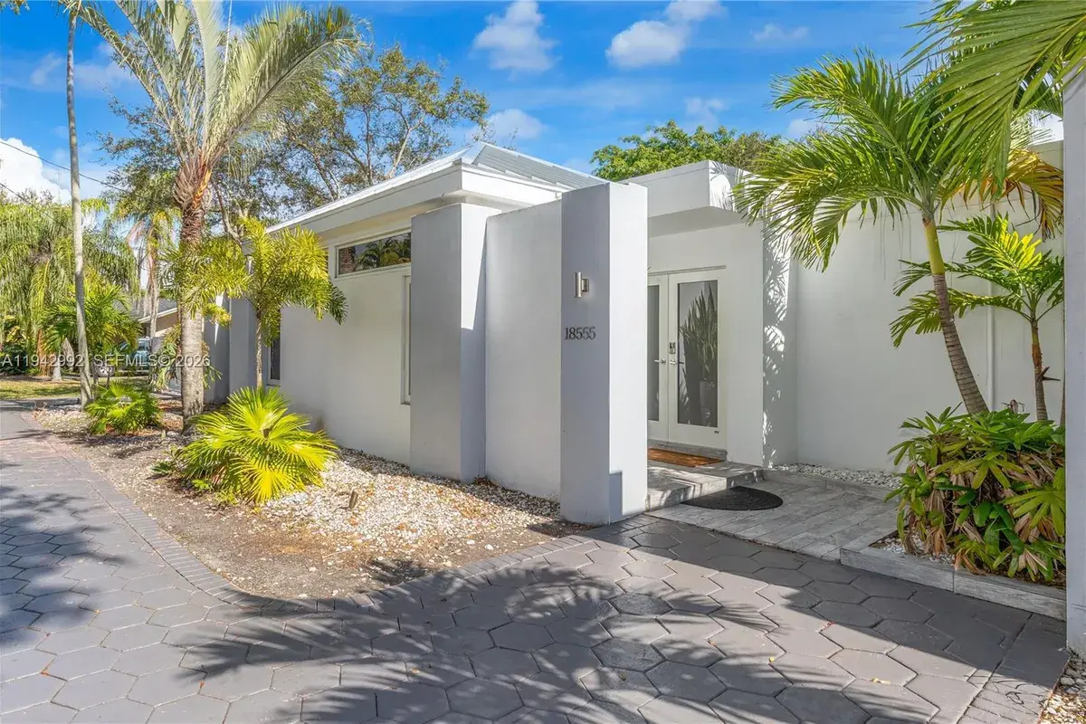 18555 SW 83rd Pl, Cutler Bay FL 33157