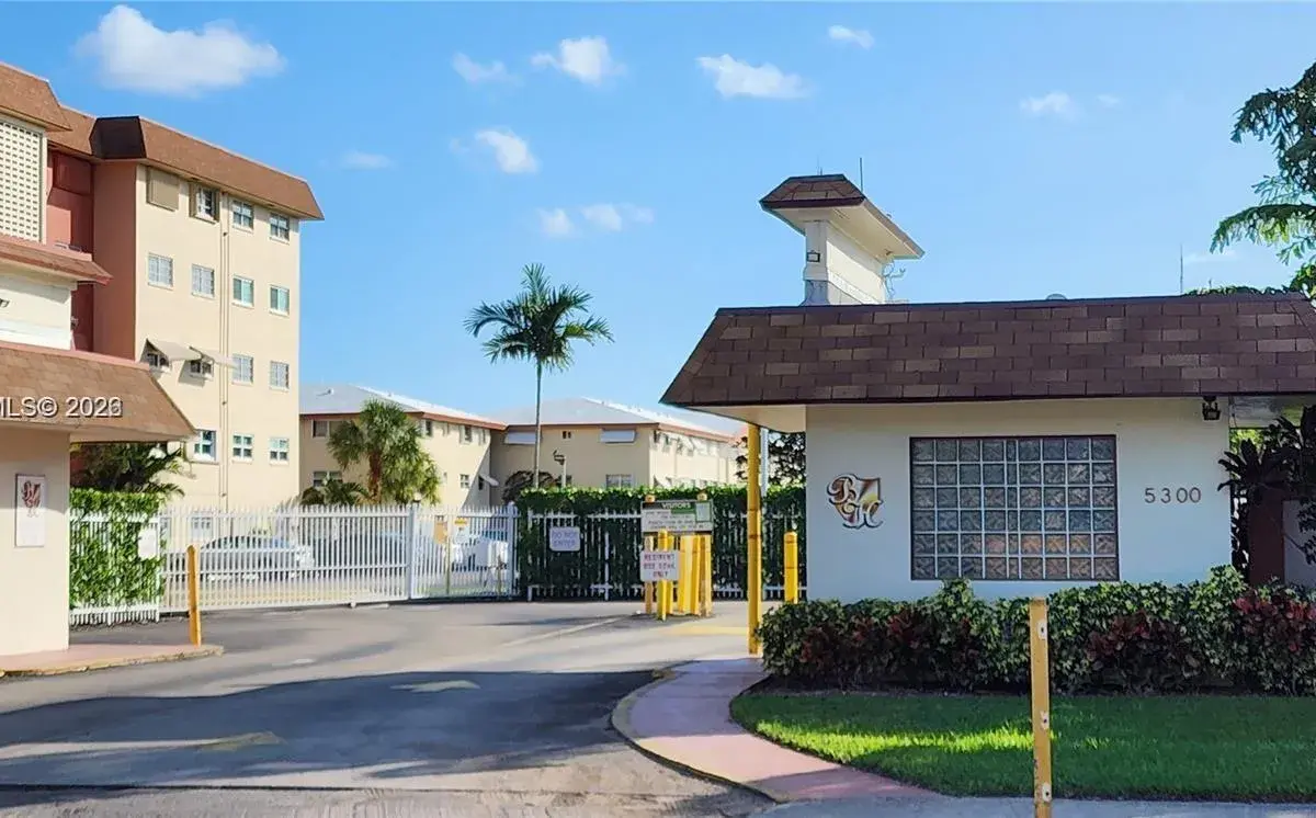 5300 Washington St # P132, Hollywood FL 33021