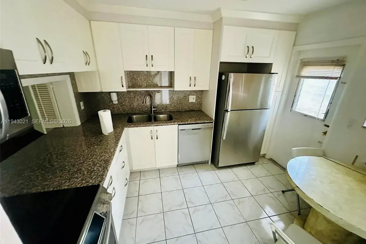 215 SE 3rd Ave # 404A, Hallandale Beach FL 33009