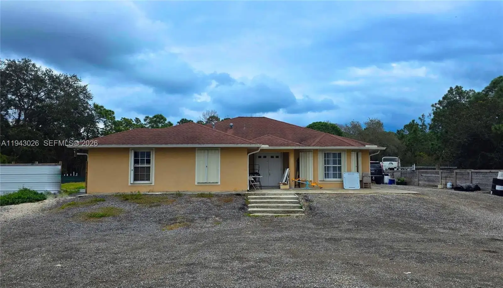 355 N Lindero ST, Clewiston FL 33440 photo 3