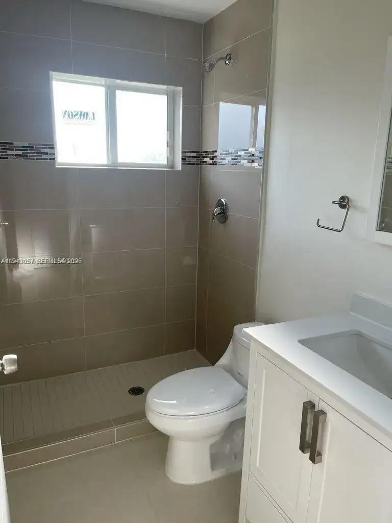 1530 NW 60th St, Miami FL 33142 photo 5