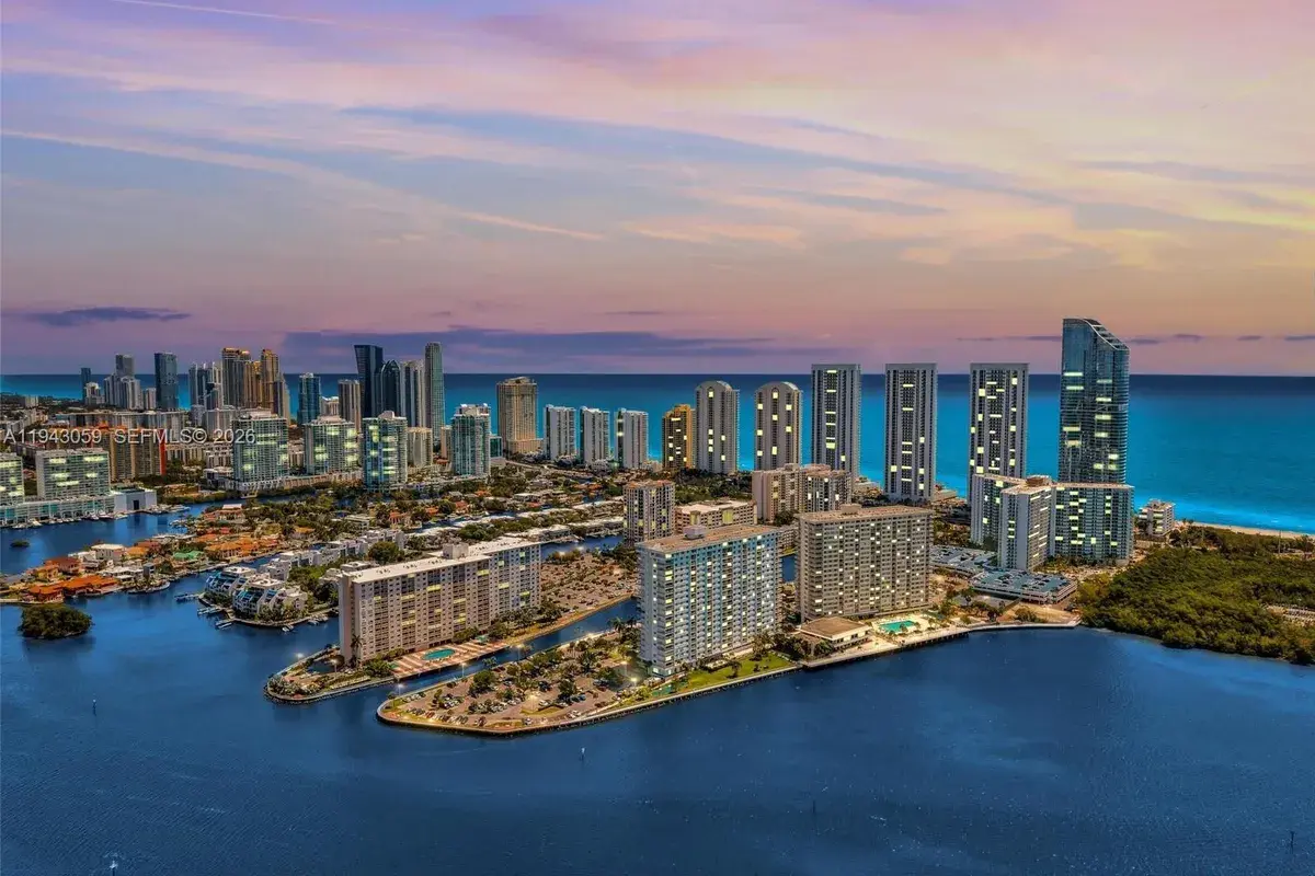 500 Bayview Dr # 228, Sunny Isles Beach FL 33160