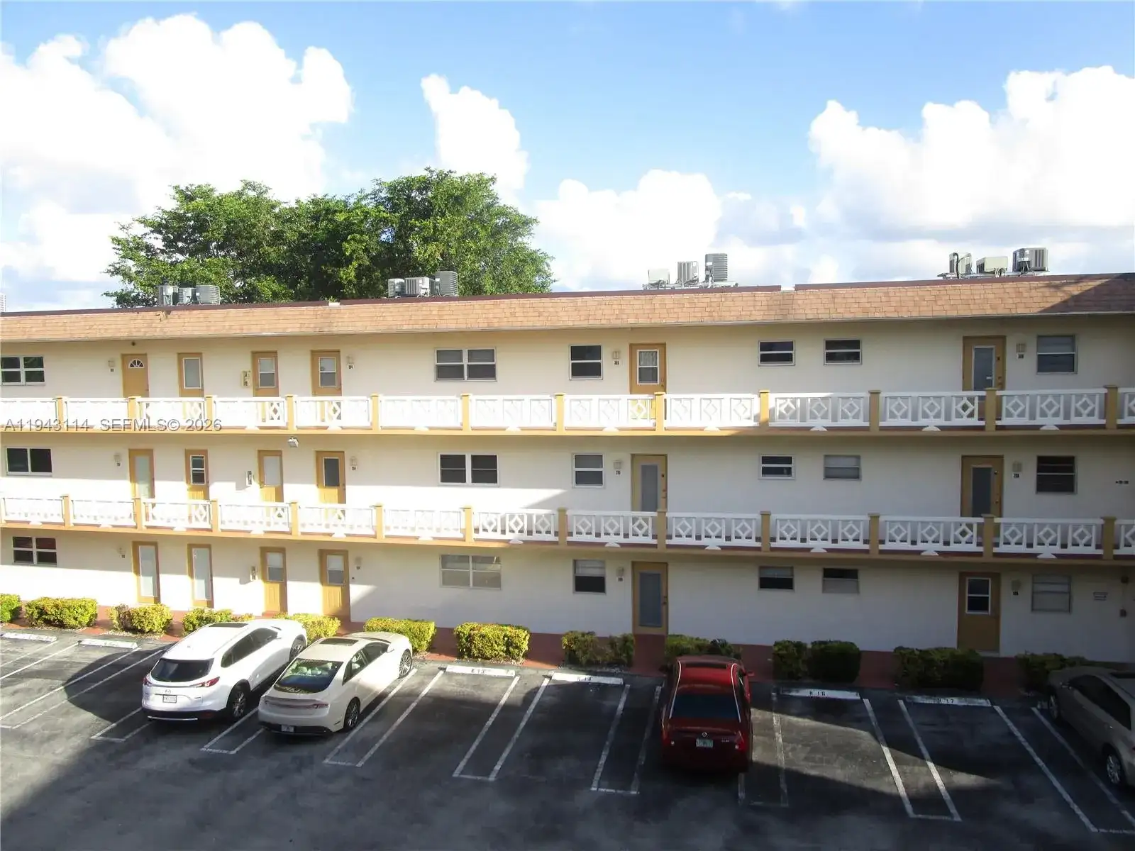 5111 W Oakland Park Blvd # 305, Lauderdale Lakes FL 33313 photo 4
