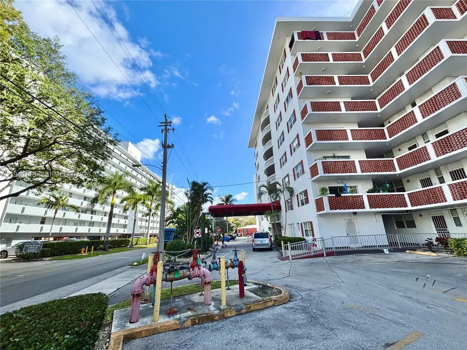 3660 NE 166th St # 415, North Miami Beach FL 33160