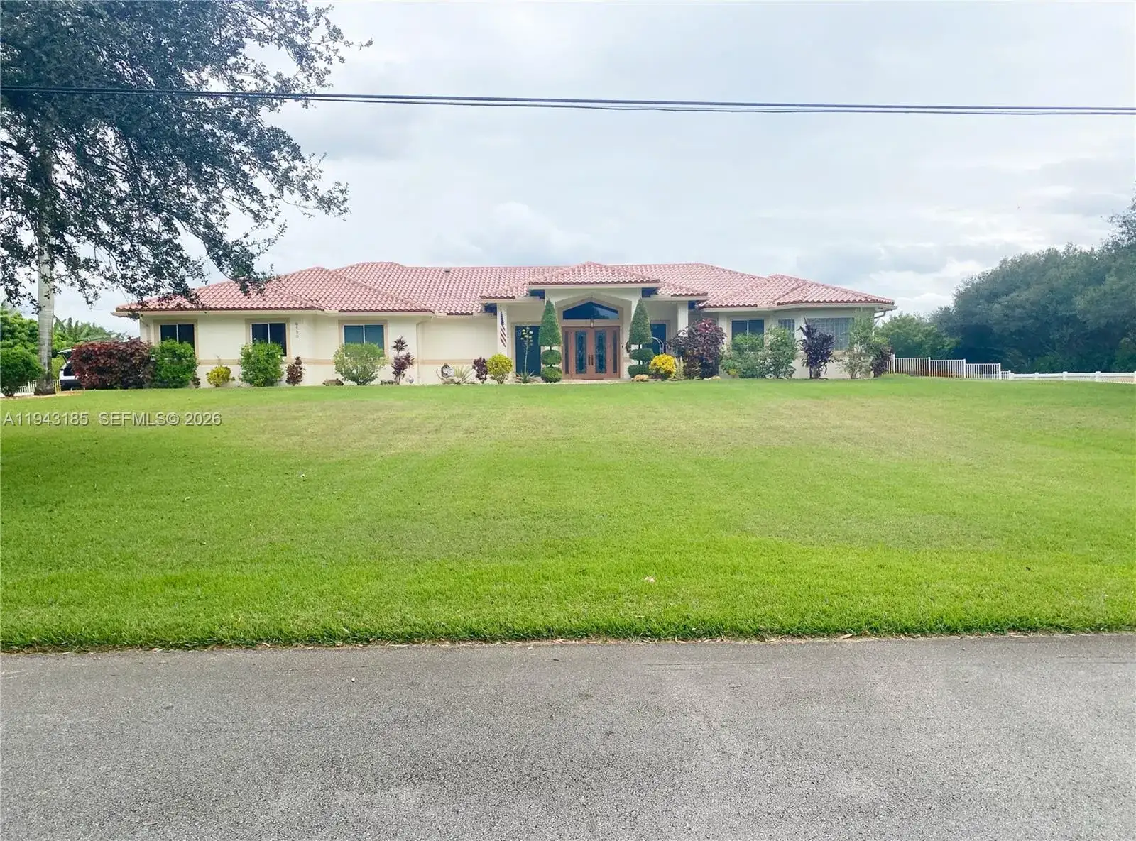 6550 SW 183rd Way, Southwest Ranches FL 33331 photo 2