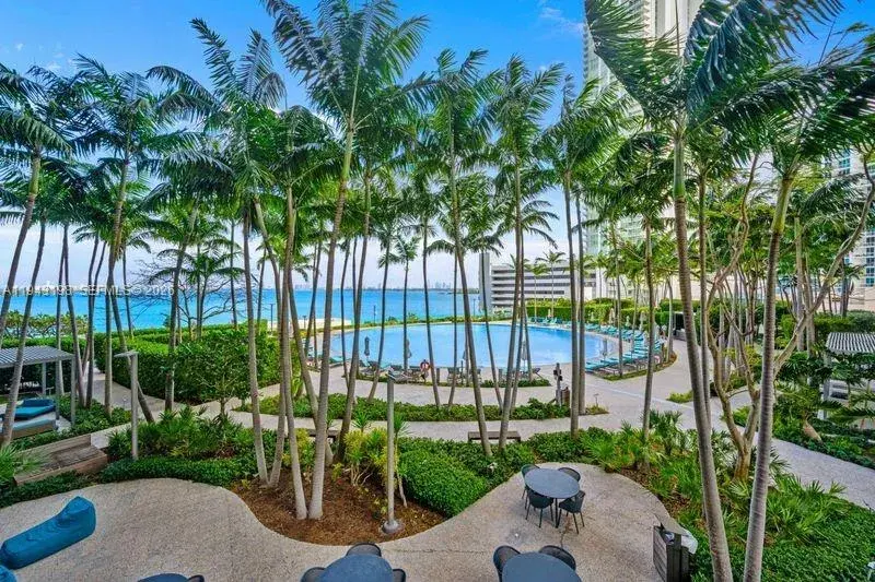 650 NE 32nd St # 602, Miami FL 33137