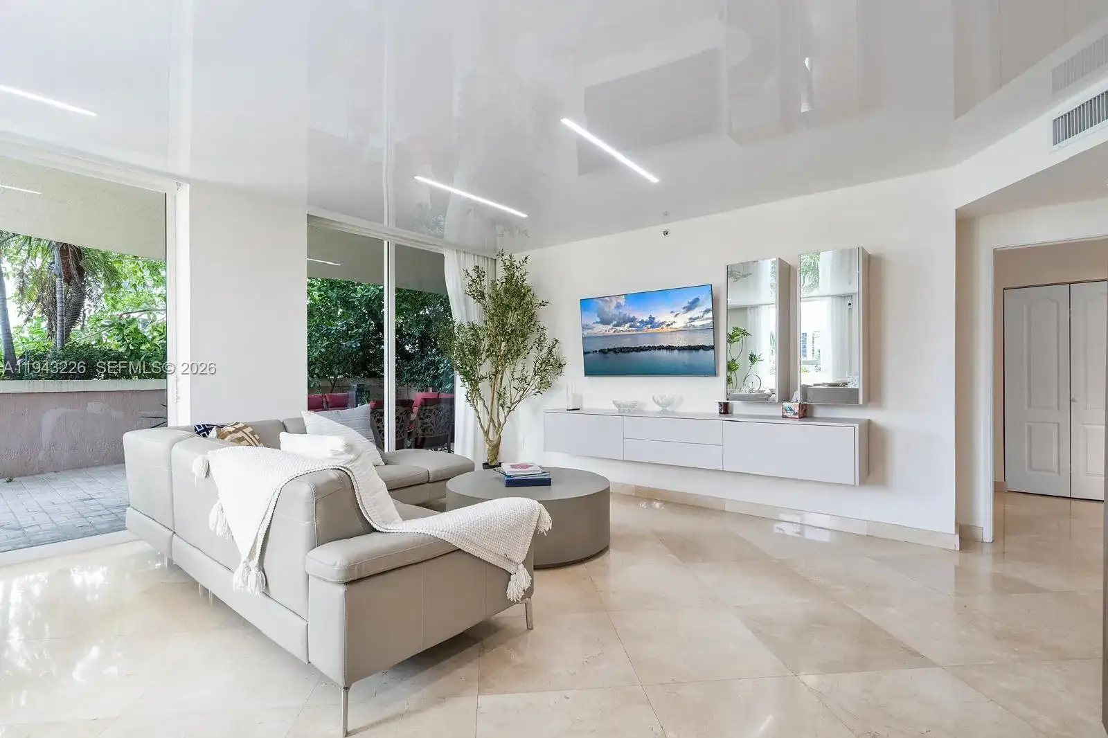 17555 Atlantic Blvd # 508, Sunny Isles Beach FL 33160 photo 4