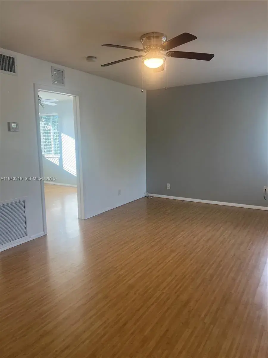 225 SE 16th Ave # 8, Fort Lauderdale FL 33301