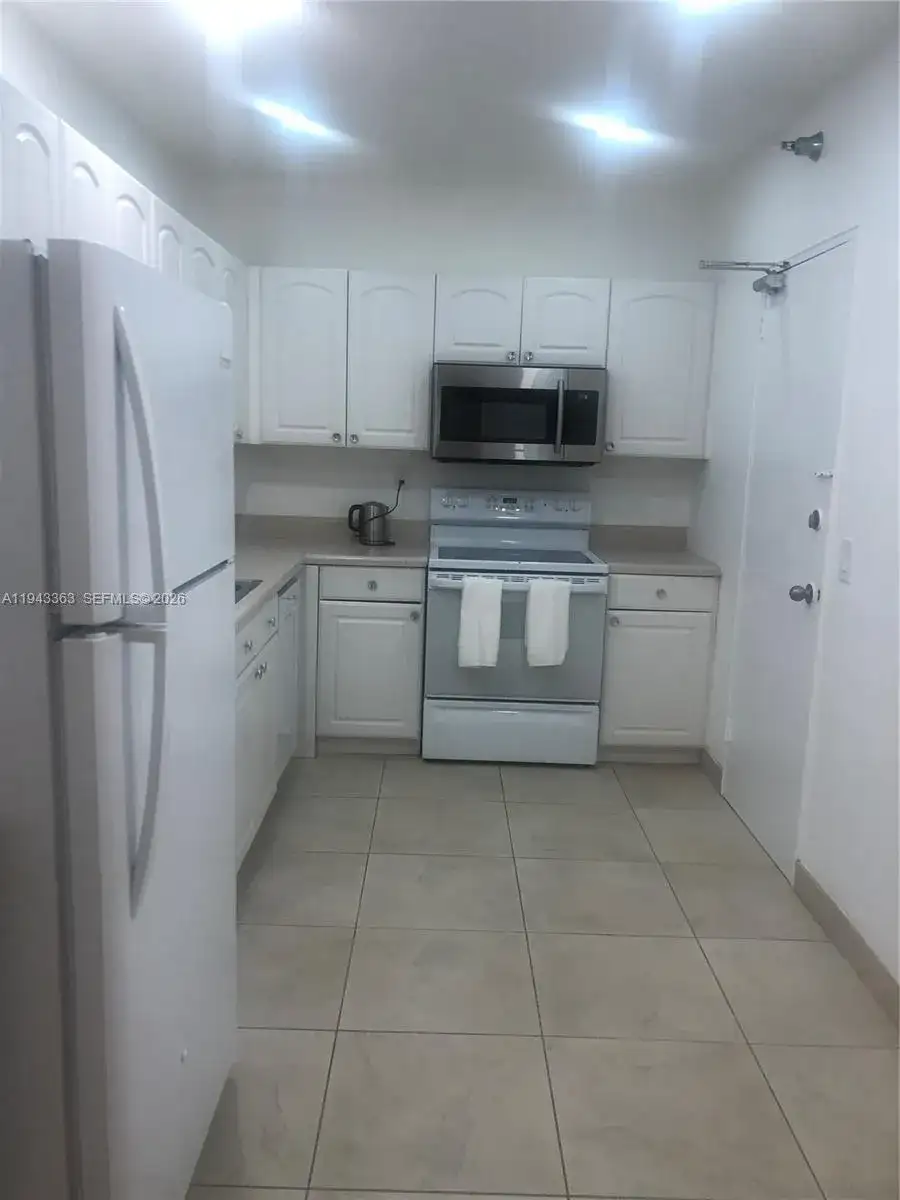 10185 Collins Ave # 1016, Bal Harbour FL 33154 photo 5