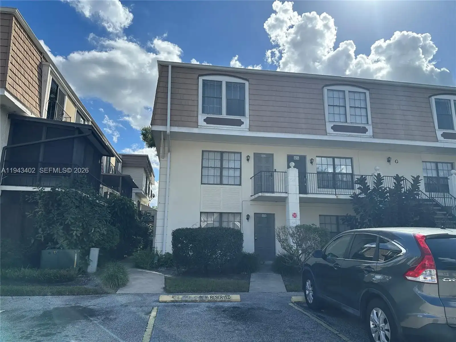 6060 Village Cir, Orlando FL 32822