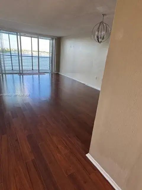 1075 NE Miami Gardens Dr # 706, Miami FL 33179 photo 4