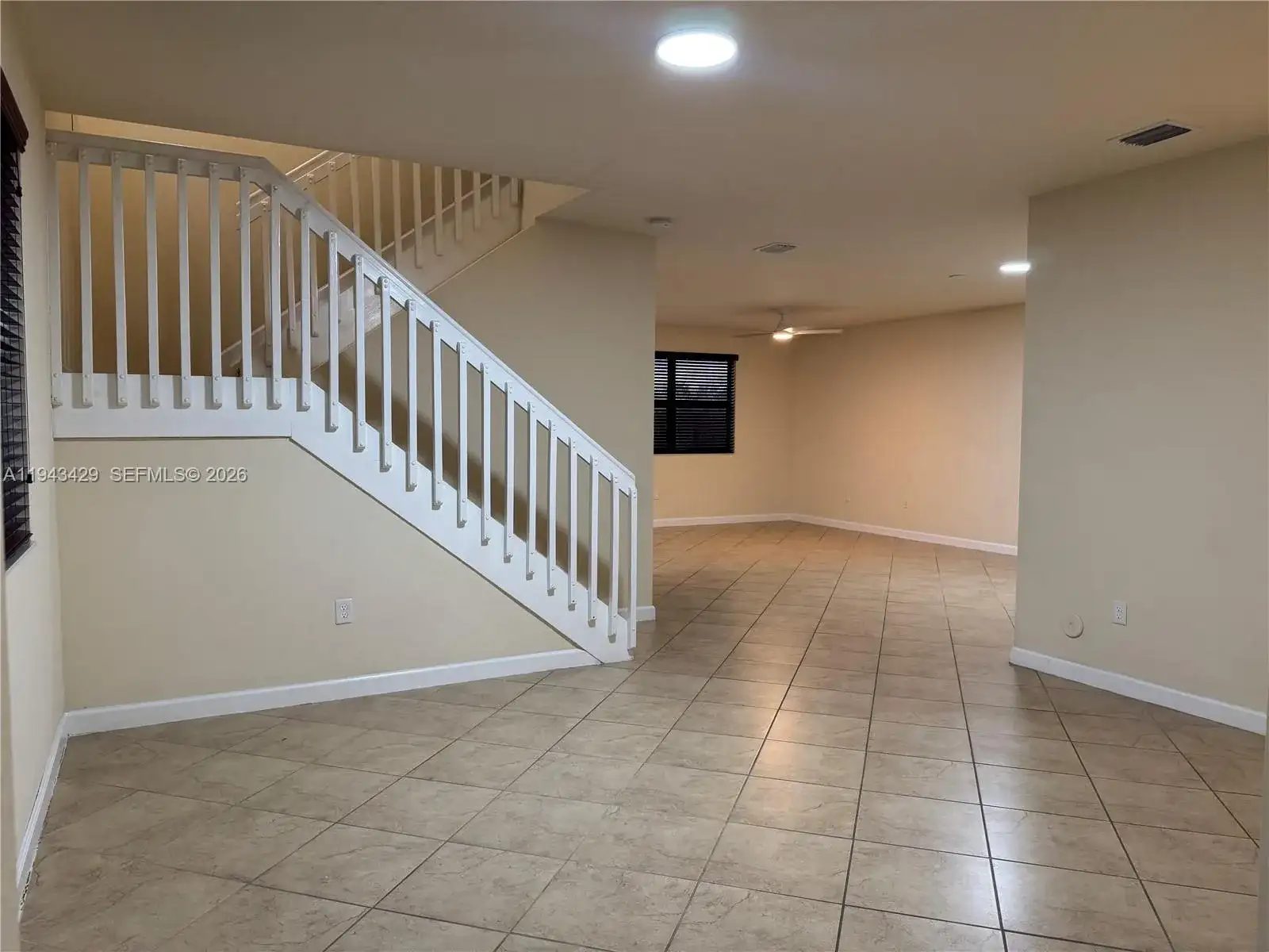 9132 SW 227th Ln, Cutler Bay FL 33190 photo 2