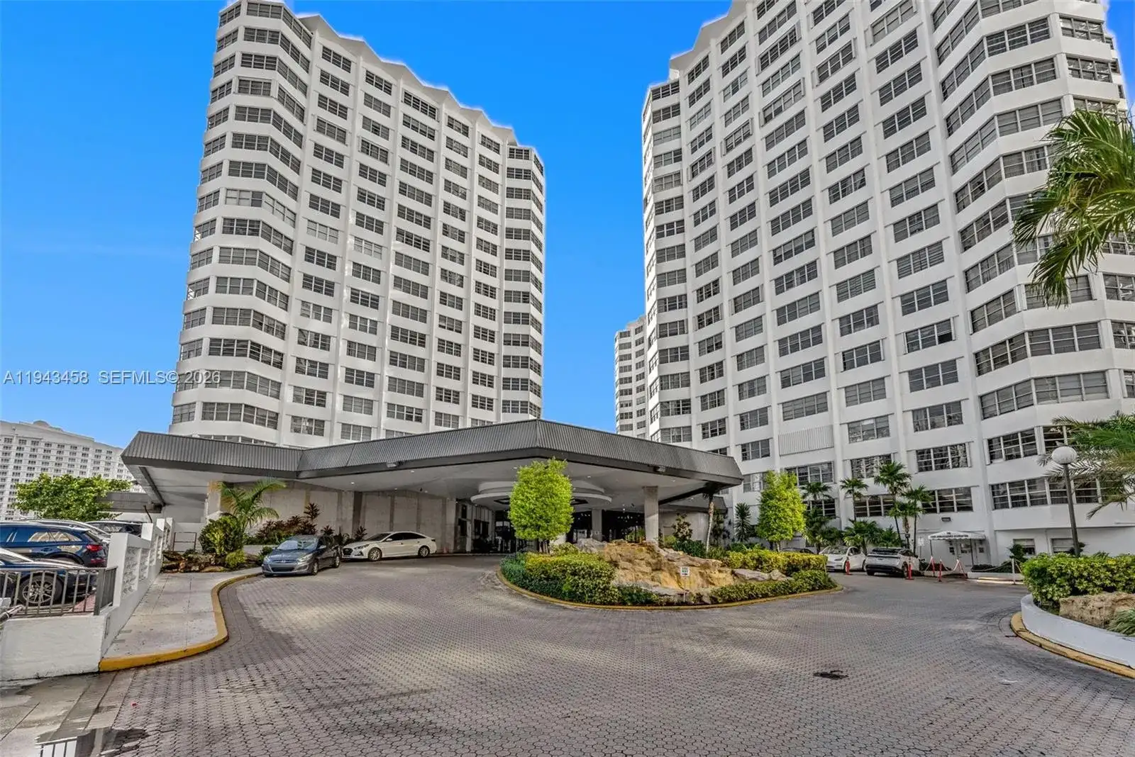 801 Brickell Bay Dr # 2069, Miami FL 33131 photo 2