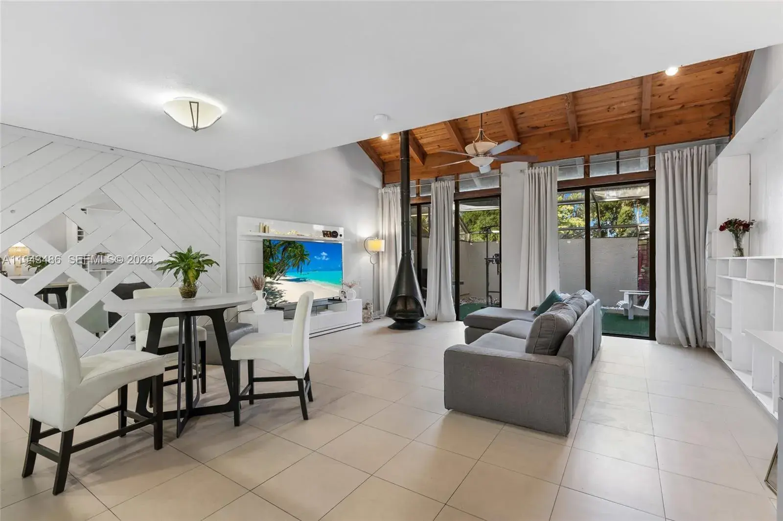 10911 Cedar Ln, Pembroke Pines FL 33026