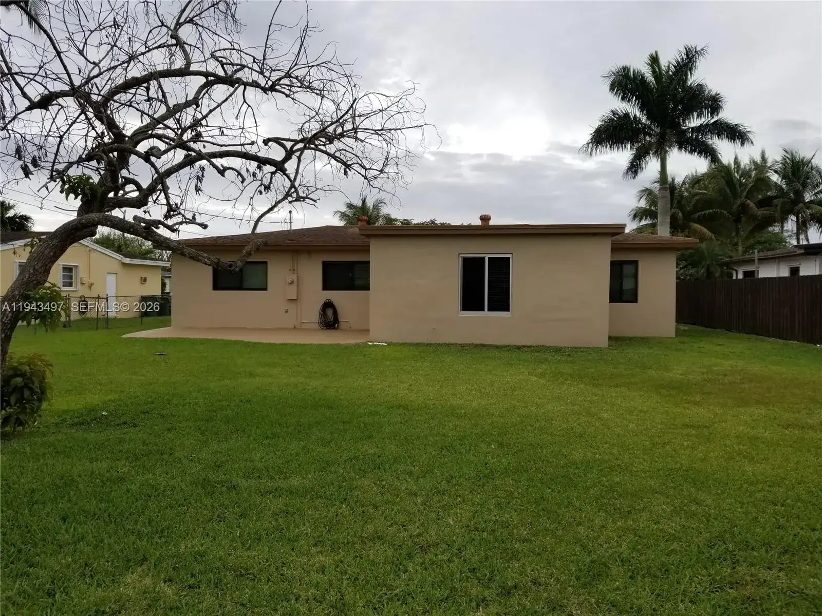 949 NW 10th St, Homestead FL 33030 photo 2