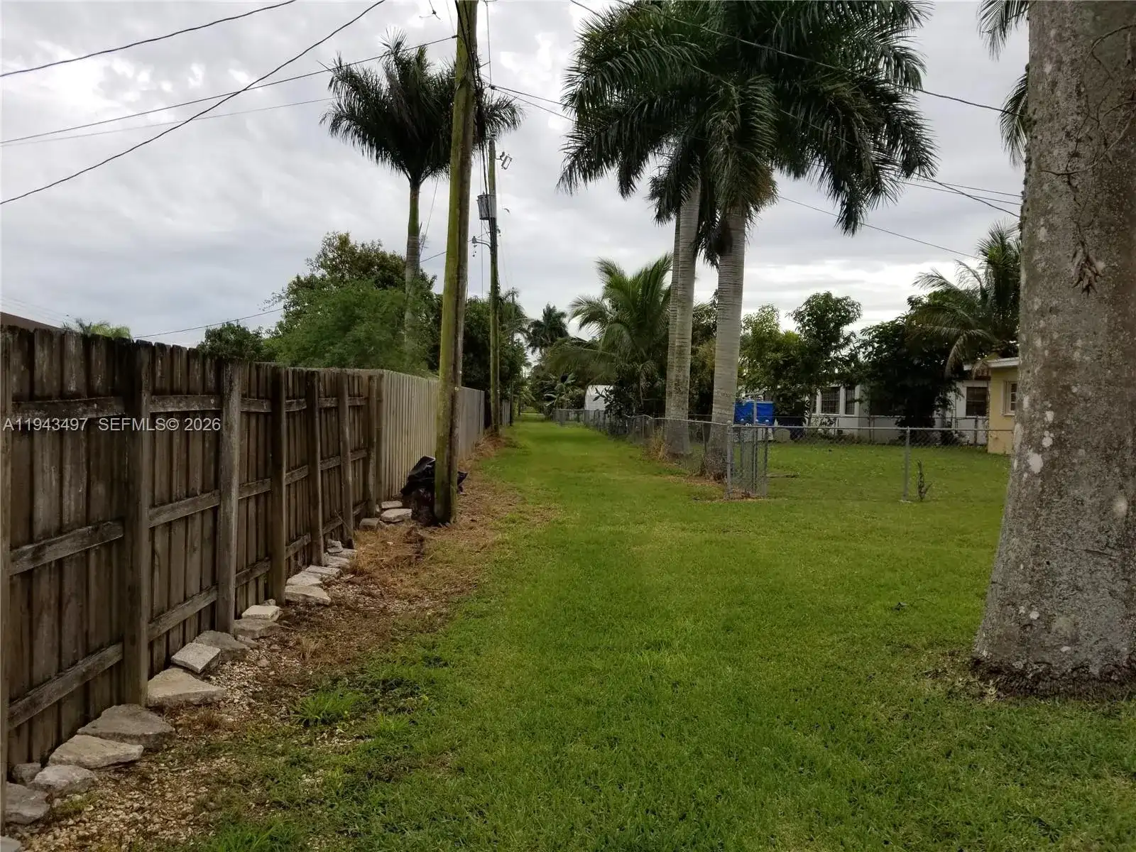 949 NW 10th St, Homestead FL 33030 photo 4