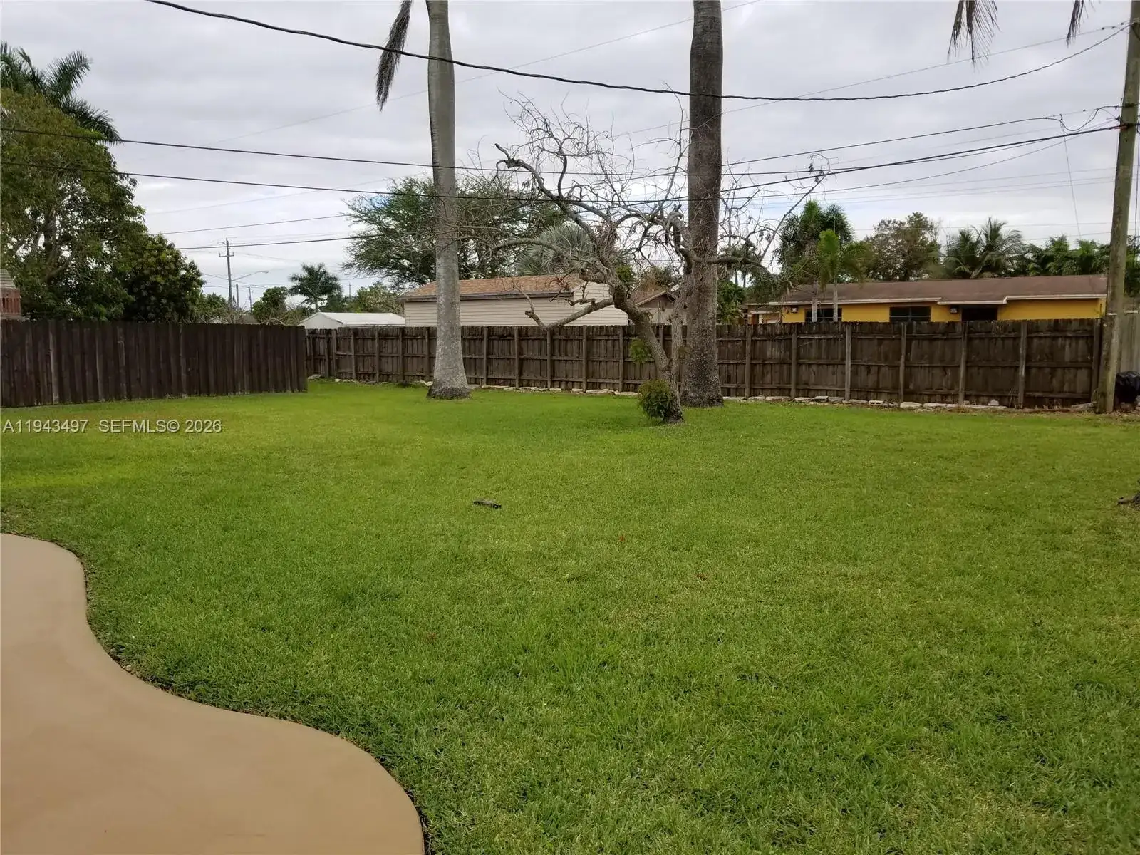 949 NW 10th St, Homestead FL 33030 photo 5