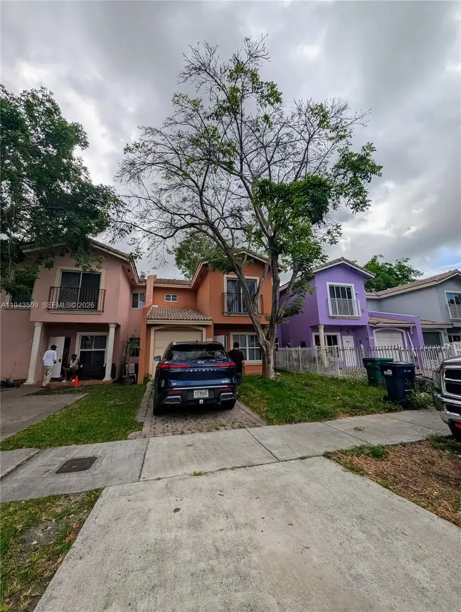 825 SW 6th Pl, Florida City FL 33034 photo 2