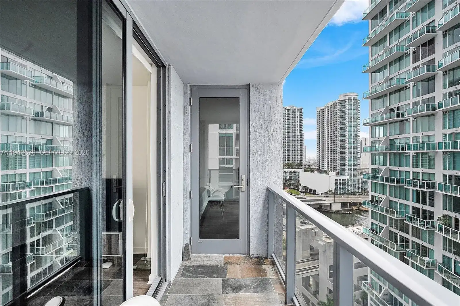 31 SE 6th St # 2008, Miami FL 33131 photo 4