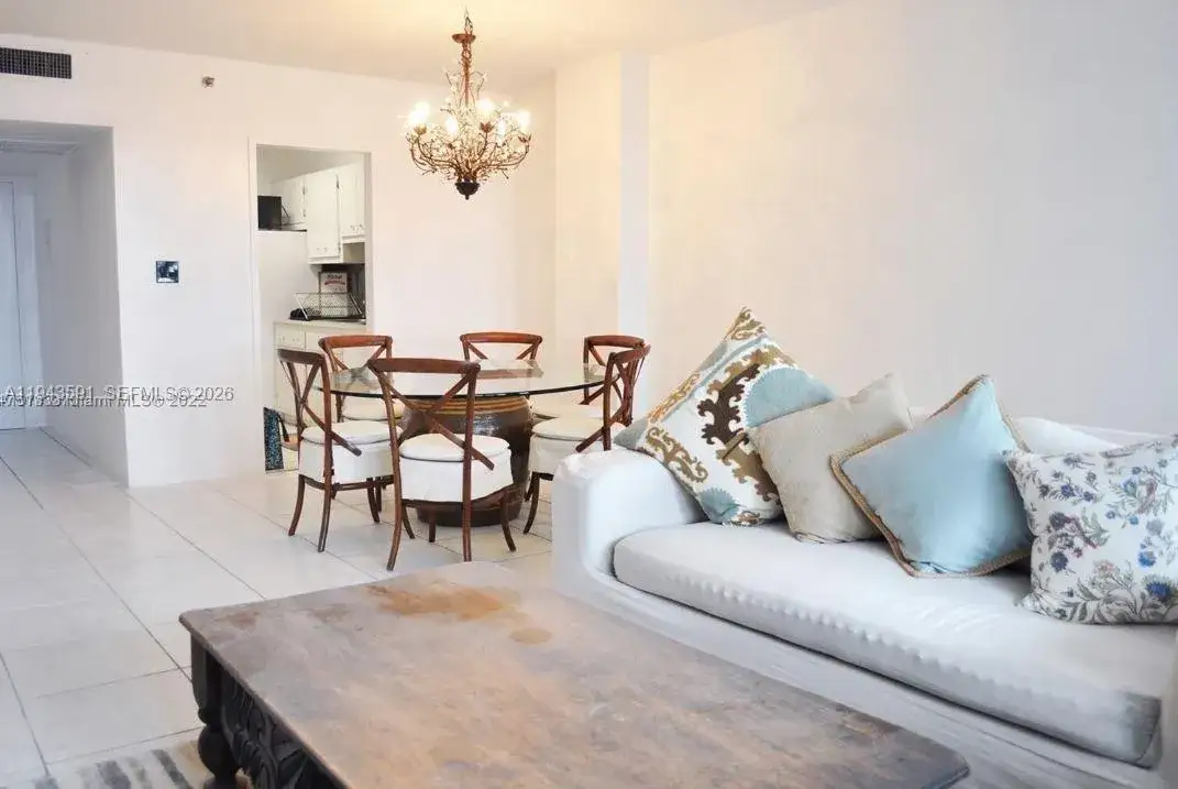 1 bedroom 1 bath Residential for sale at 100 Lincoln Rd # 522, Miami Beach FL 33139