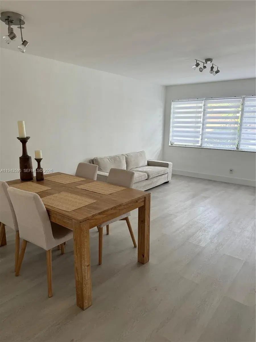 330 SE 2nd St # 104F, Hallandale Beach FL 33009