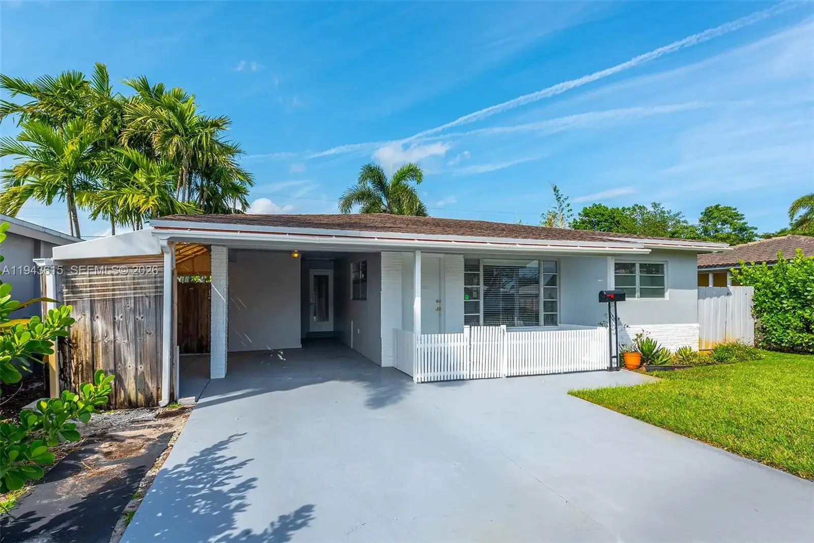 81 NE 47th St, Oakland Park FL 33334 photo 2