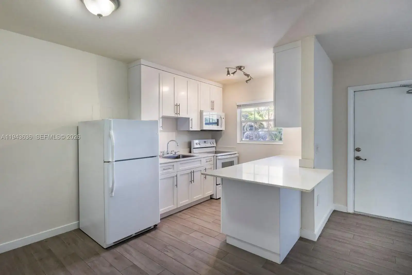6511 Santona St # C18, Coral Gables FL 33146 photo 2