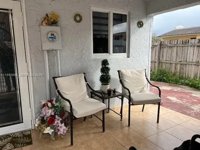 4211 W 10th Ln, Hialeah FL 33012 photo 2