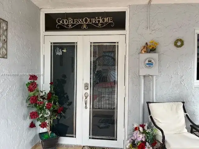 4211 W 10th Ln, Hialeah FL 33012 photo 3