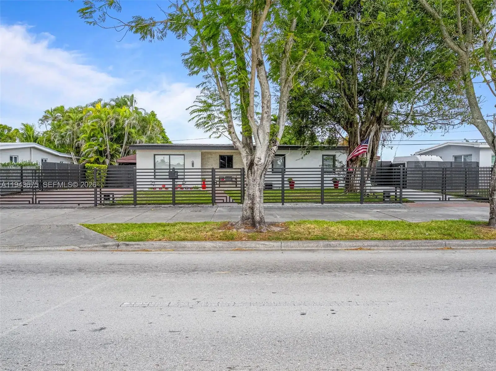 11415 SW 56th St, Miami FL 33165 photo 2