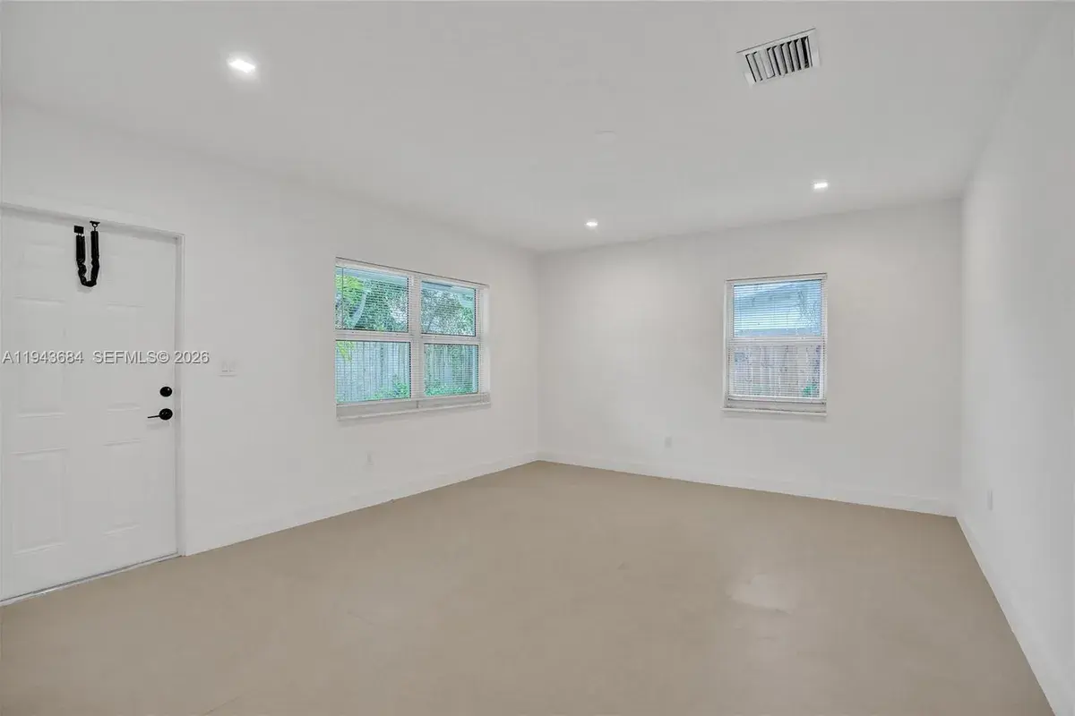 922 NW 4th Ave # 4, Fort Lauderdale FL 33311