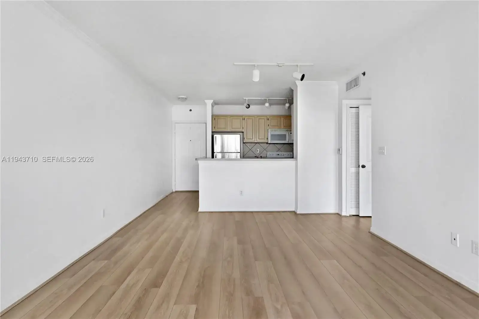 2665 SW 37th Ave # 908, Miami FL 33133 photo 4