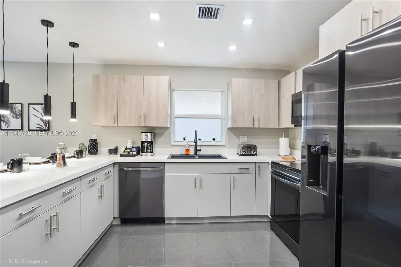 1035 NW 48th St, Miami FL 33127