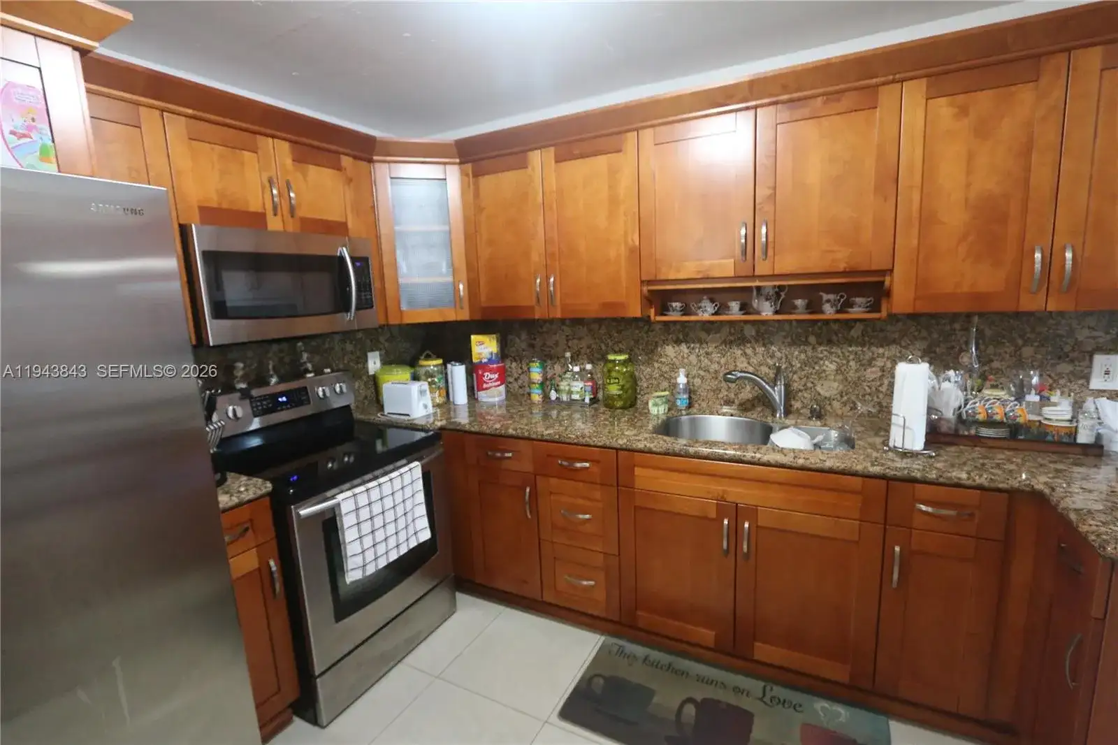 6940 NW Miami Gardens Dr # 430, Hialeah FL 33015 photo 3
