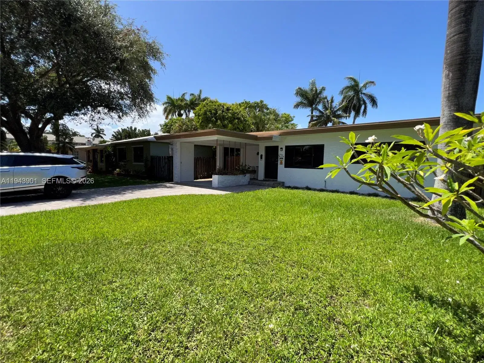 1425 Grant St, Hollywood FL 33020 photo 2