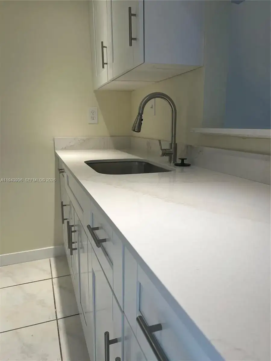 260 NW 107th Ave # 212, Miami FL 33172 photo 4