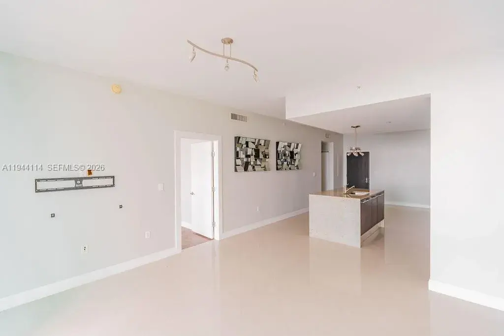 900 Biscayne Blvd # 2705, Miami FL 33132