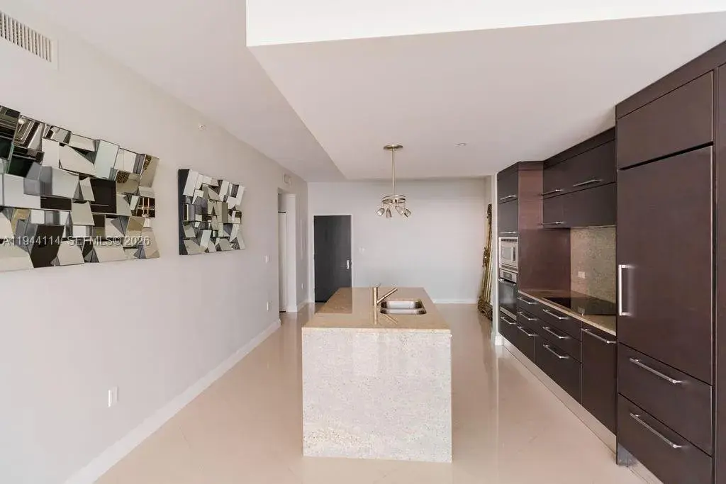 900 Biscayne Blvd # 2705, Miami FL 33132